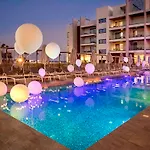 Mercure Larnaca فندق