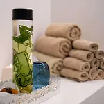 Mercure Larnaca فندق *