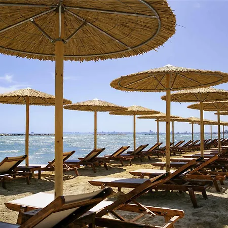 Mercure Larnaca Hotel *