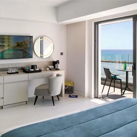 Mercure Larnaca Hotel *