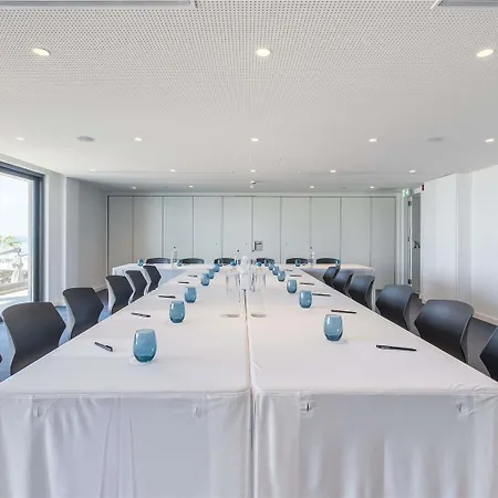 Mercure Larnaca Hotel *