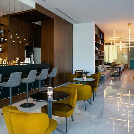 ホテル Mercure Larnaca *