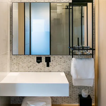 Mercure Larnaca Hotel *