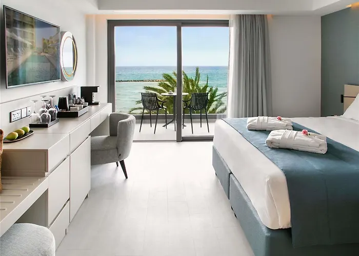 מלון Mercure Larnaca *