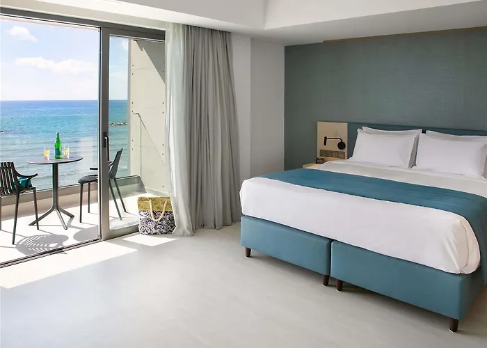 Mercure Larnaca מלון