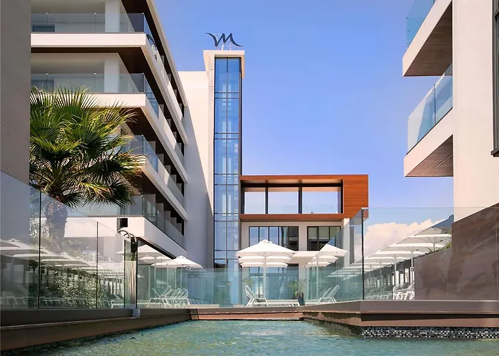 Mercure Larnaca מלון *